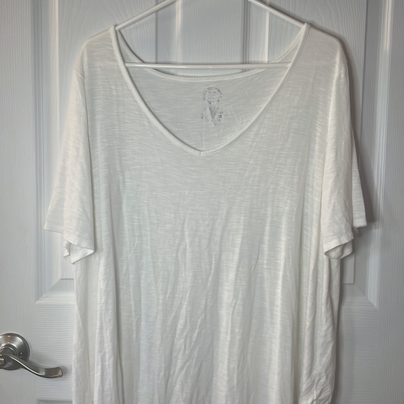 Women’s Solid White T-shirt XXL - Picture 3 of 6